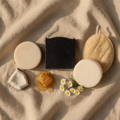 Rutina completa maro con productos y luffa